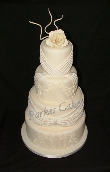 ivory art deco wedding cake