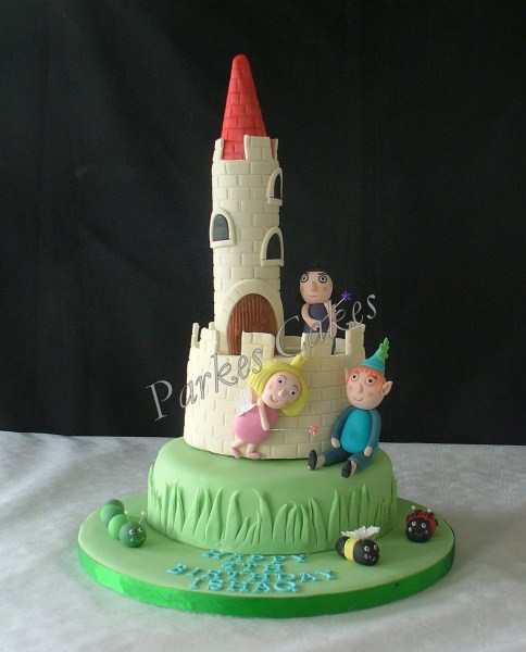 ben & holly castle birthday cake