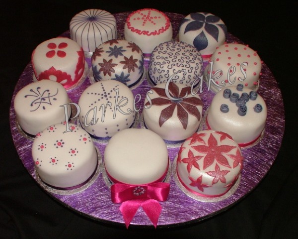 purple mini wedding cakes